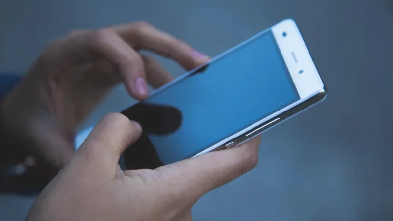 Telefony dla seniorów i osób z dysfunkcjami wzroku – technologia, która zmienia życie